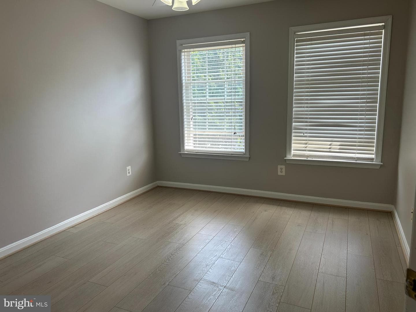 20381 Fallsway Terrace photo 14