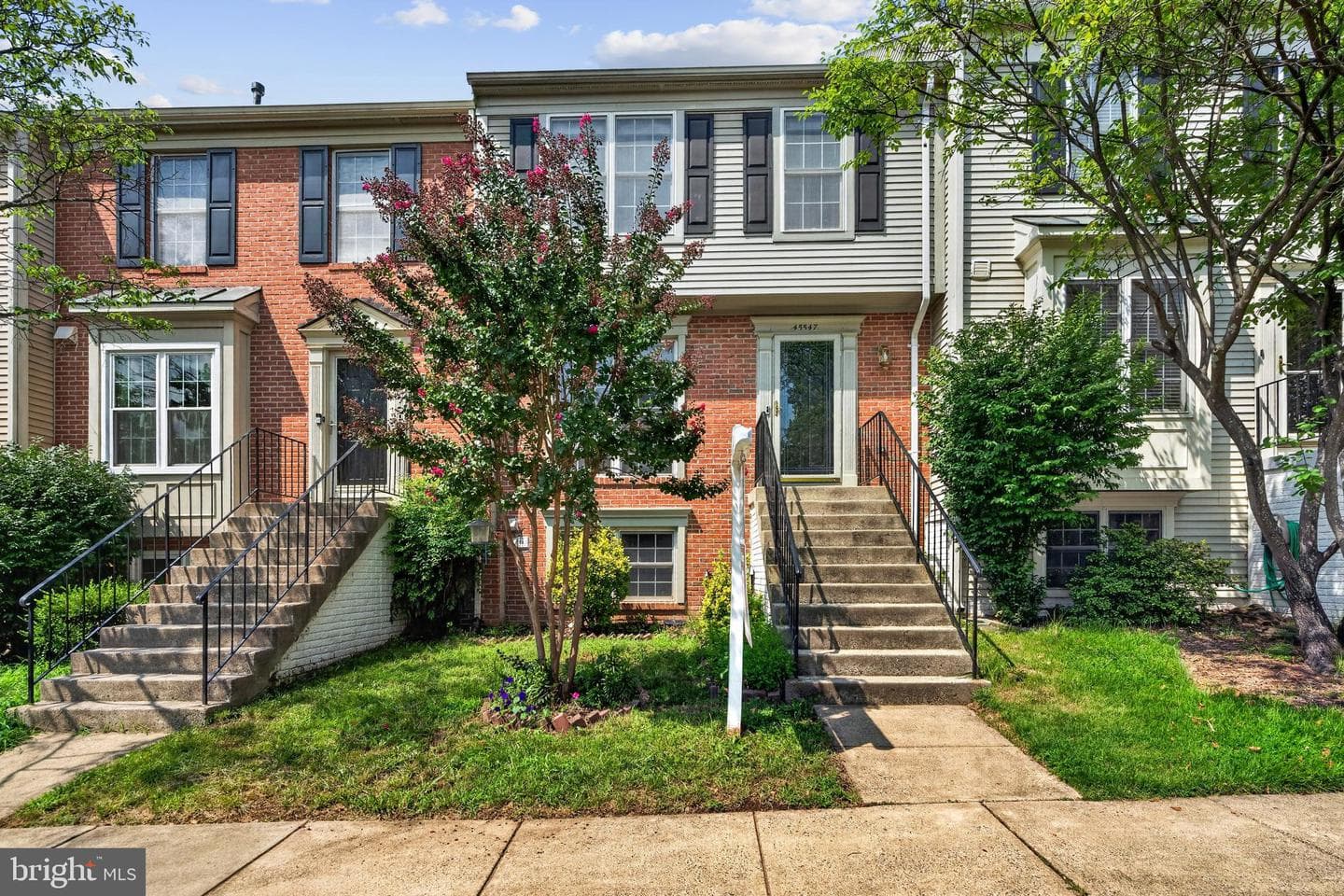 45547 Hutchens Square photo 1
