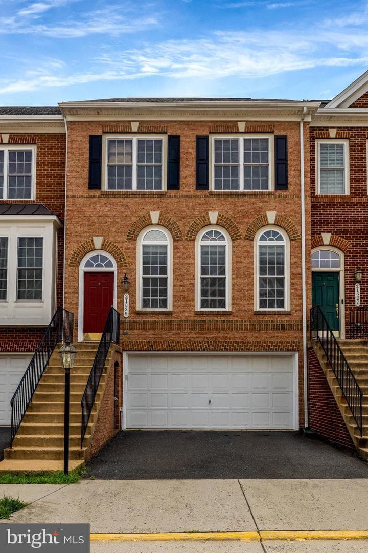 21829 Ladyslipper Square, Ashburn