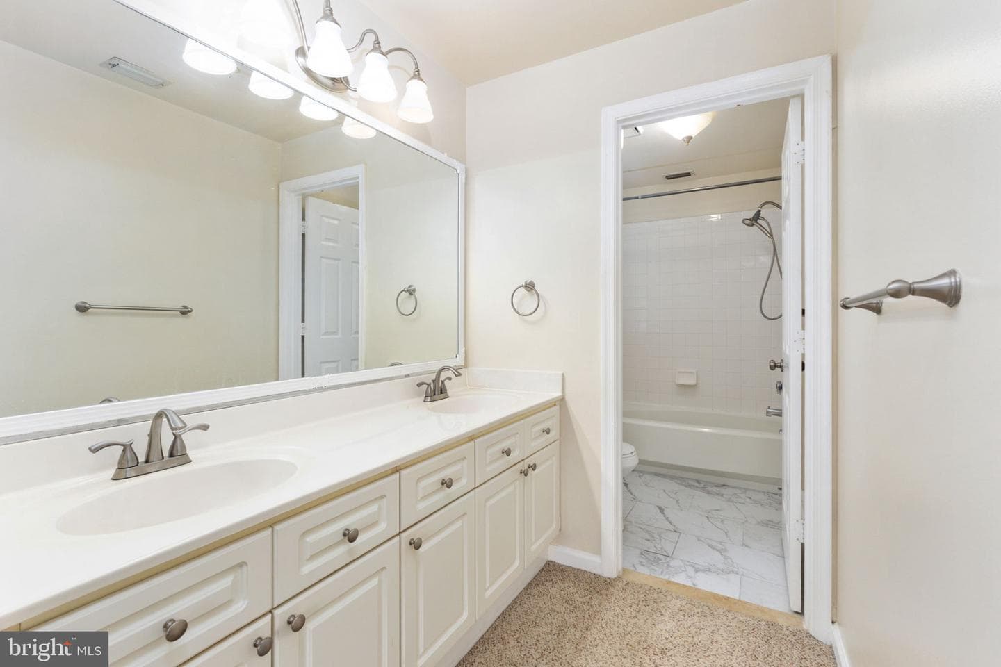45091 Brae Terrace #203 photo 4