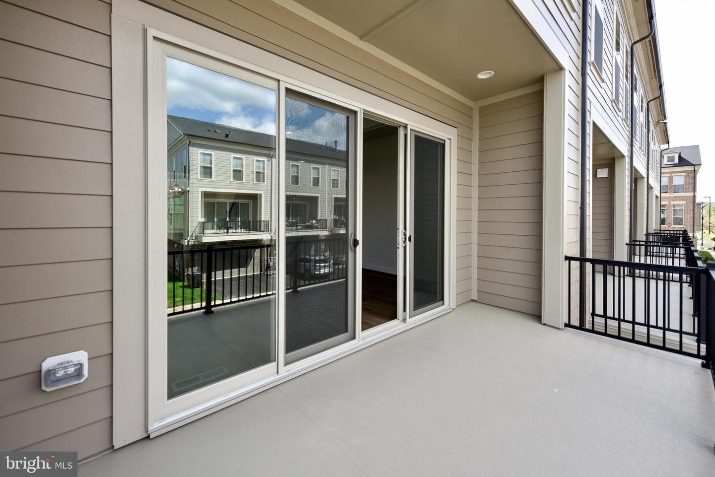 20686 Glenmont Terrace photo 13