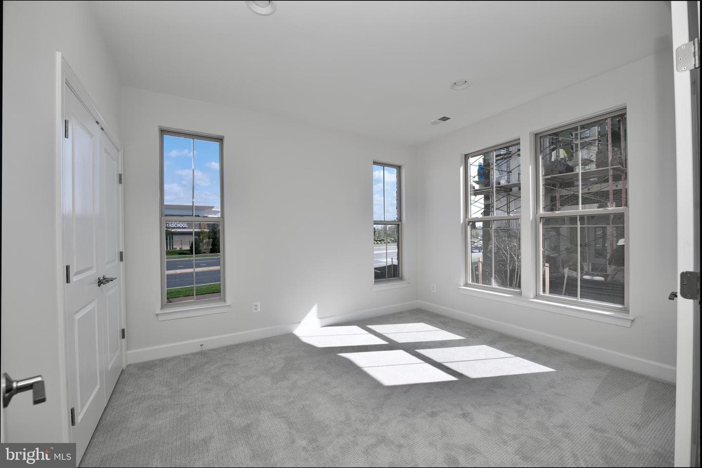 20686 Glenmont Terrace photo 14