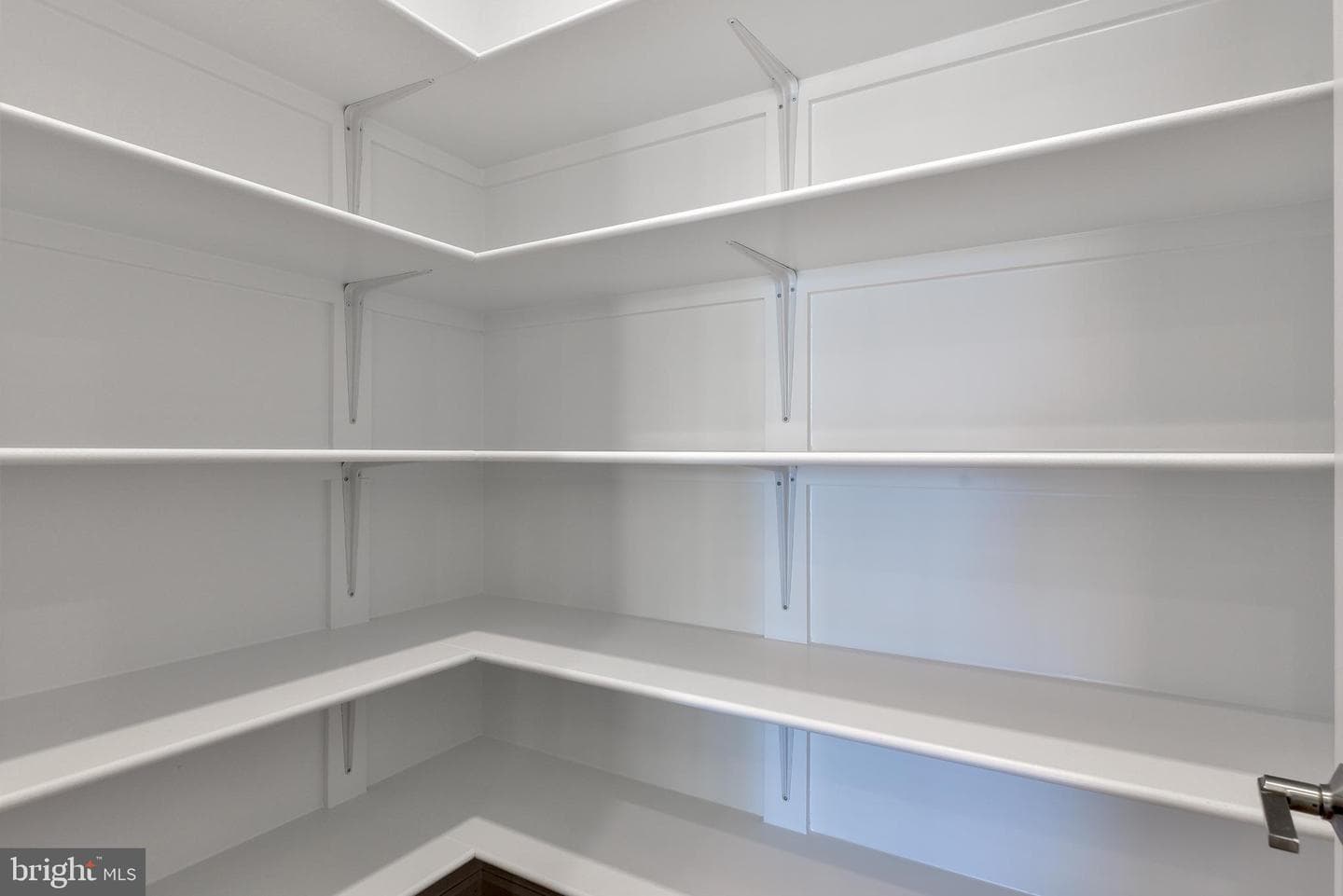 20686 Glenmont Terrace photo 17