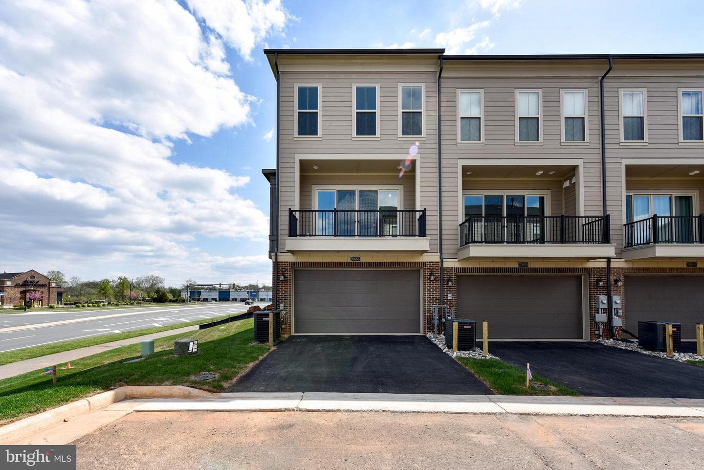 20686 Glenmont Terrace photo 25