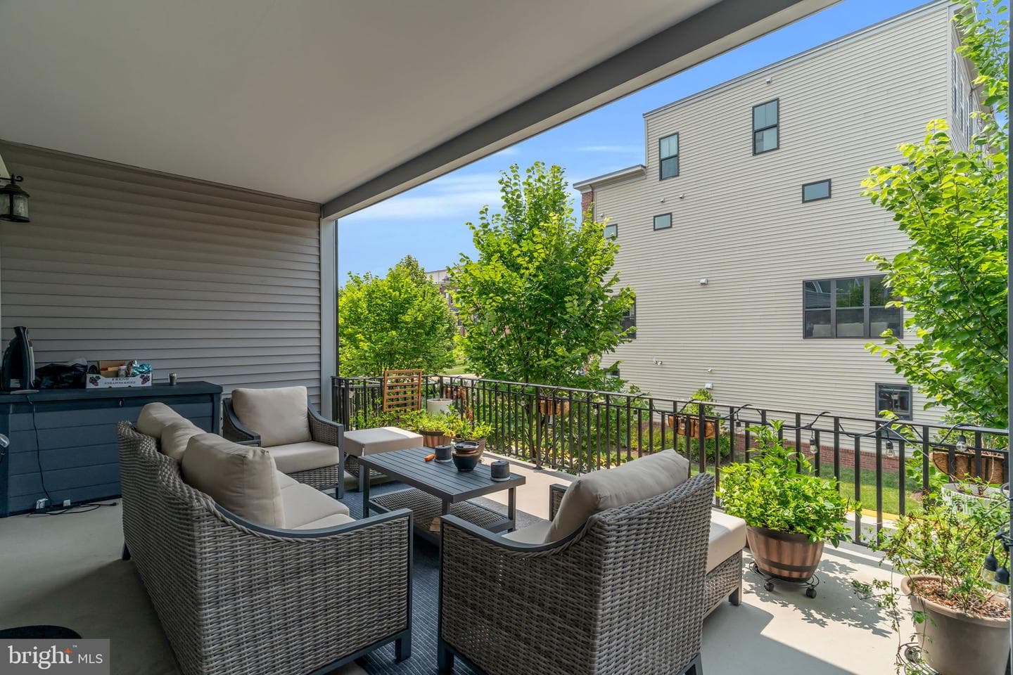 42322 Sillas Square photo 14