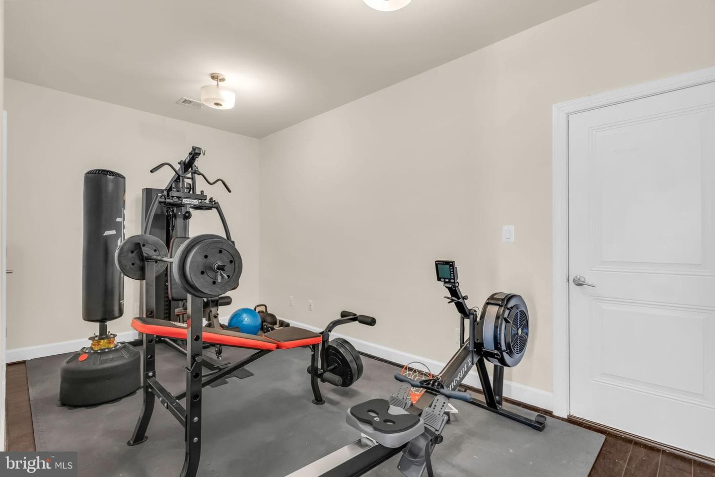42322 Sillas Square photo 9