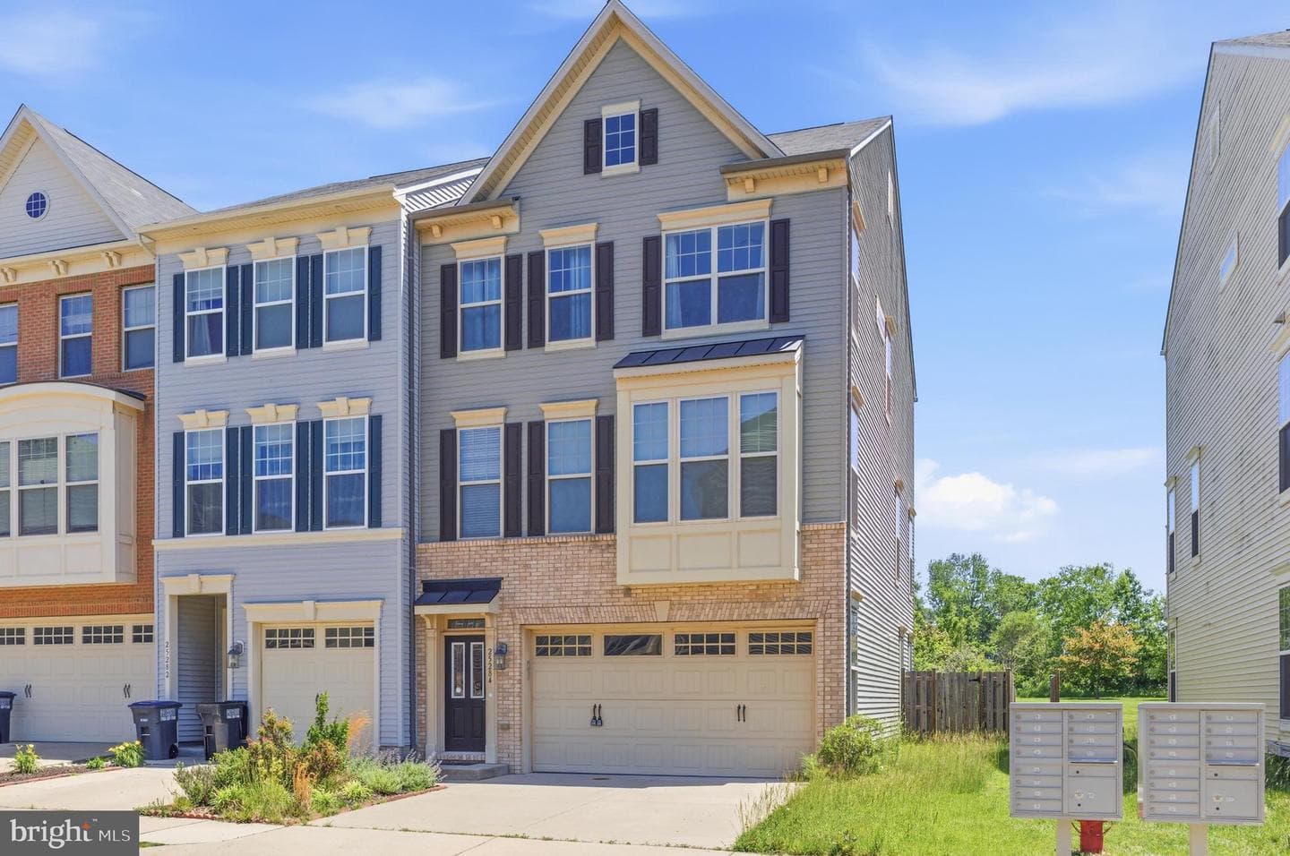 25284 Arrowroot Terrace, Chantilly