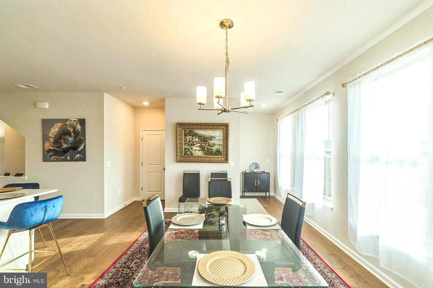 902 California Drive NE photo 25