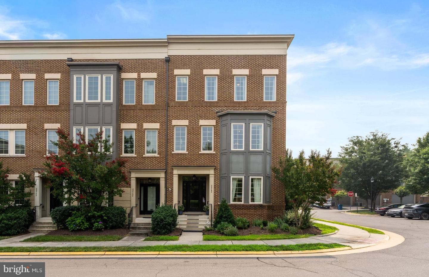 22792 Sagamore Square photo 1