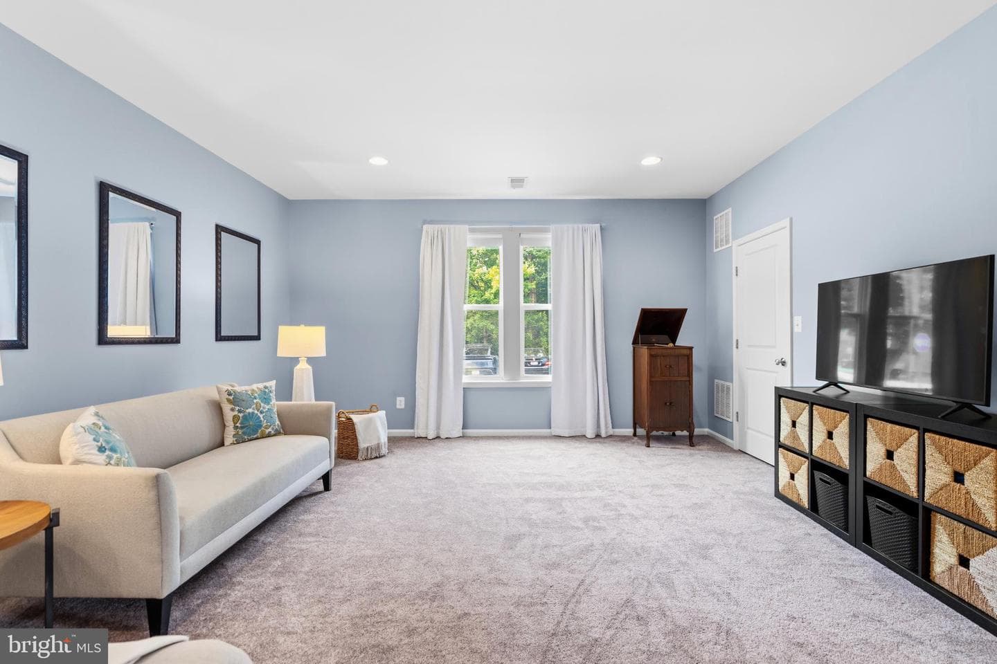 22792 Sagamore Square photo 32
