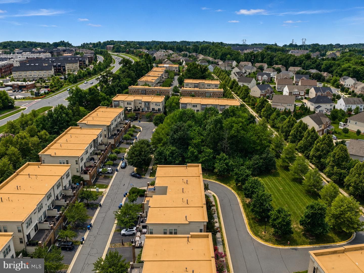 22792 Sagamore Square photo 38