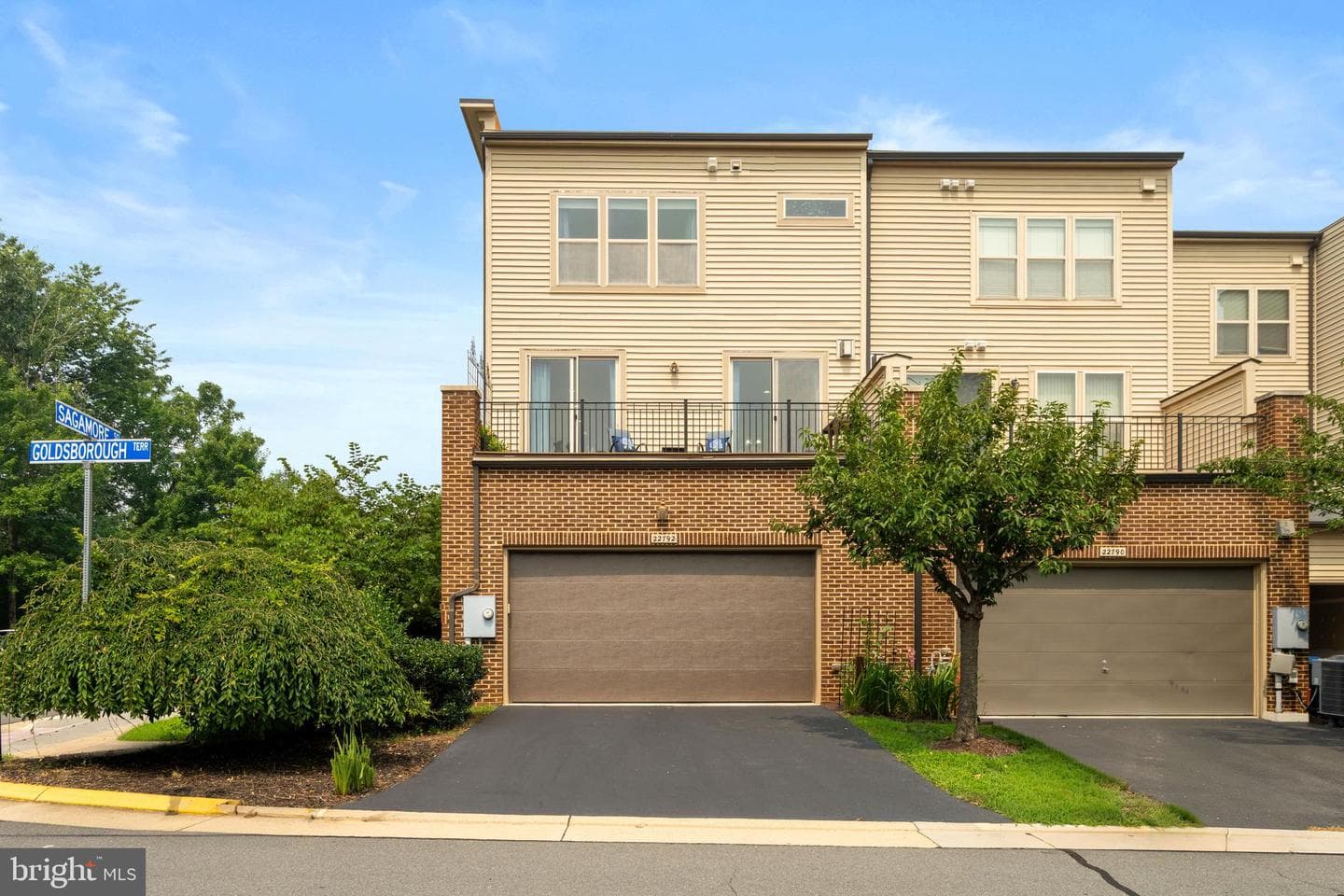 22792 Sagamore Square photo 4