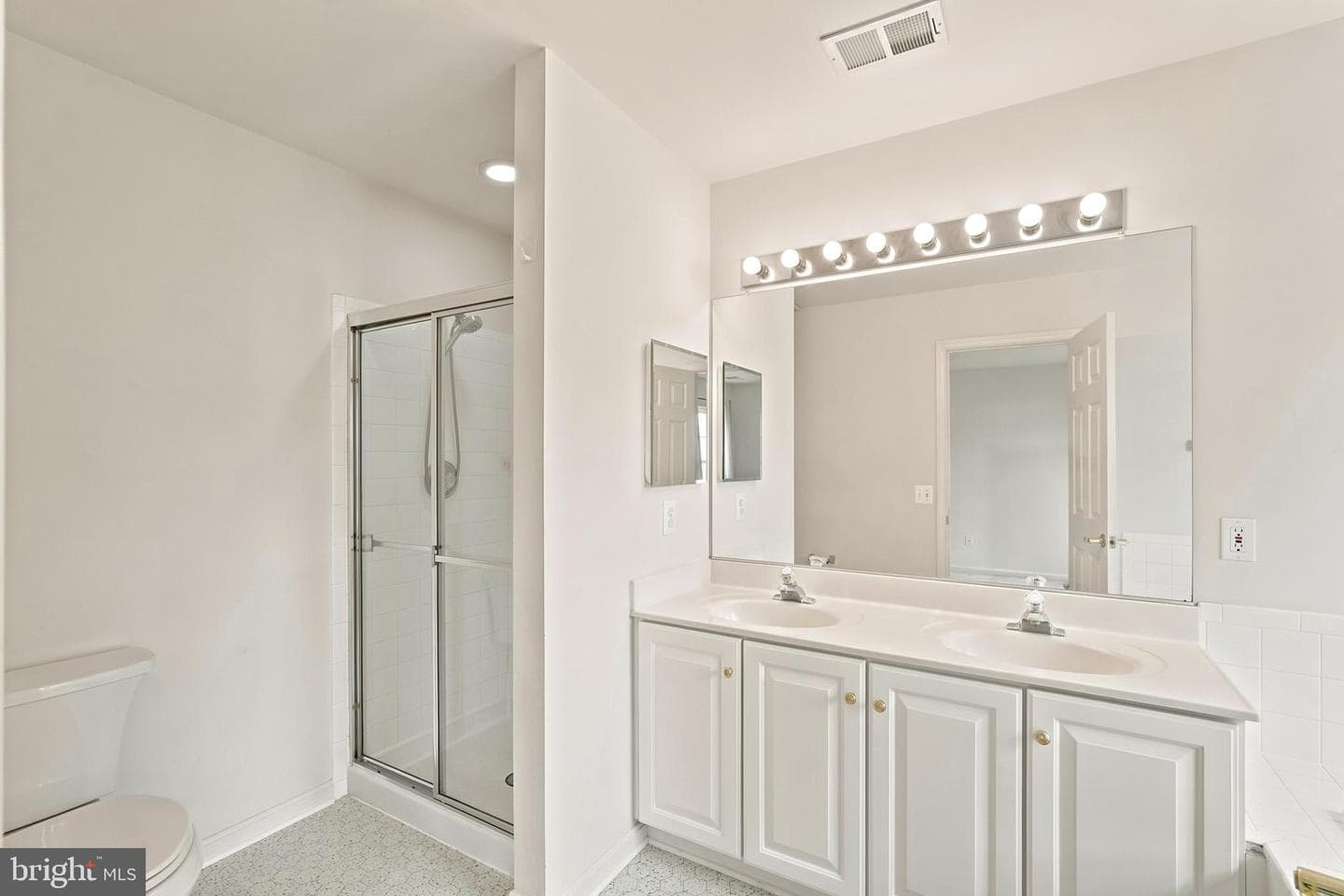43042 Sherbrooke Terrace photo 13