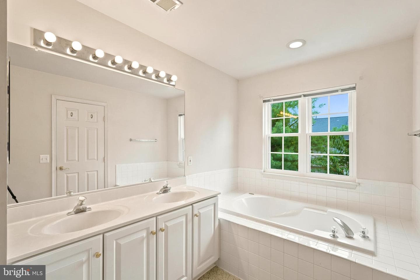 43042 Sherbrooke Terrace photo 14