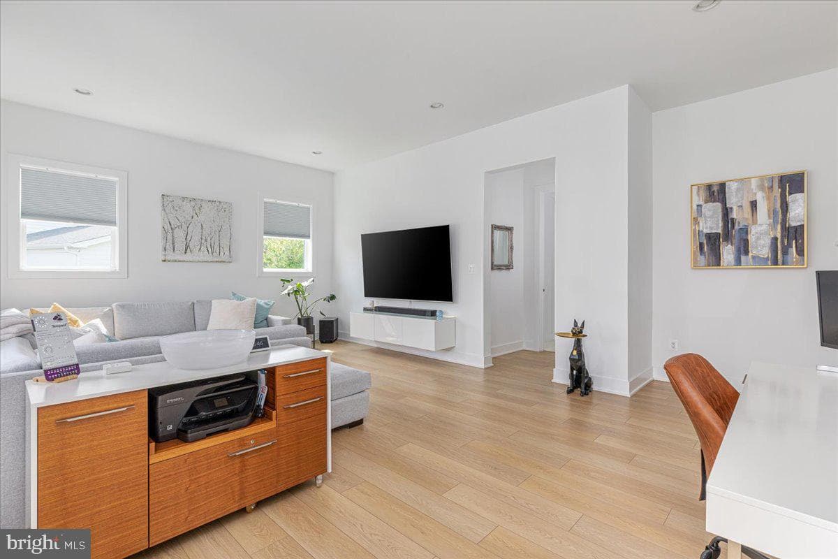 24815 Yellow Poplar Place photo 32