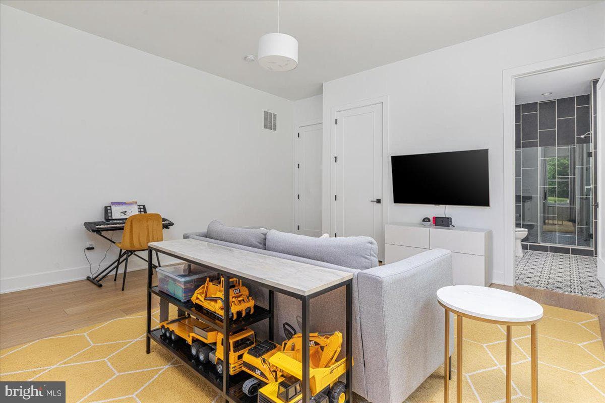 24815 Yellow Poplar Place photo 35