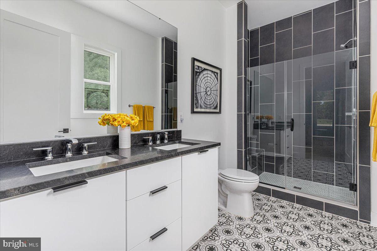 24815 Yellow Poplar Place photo 36