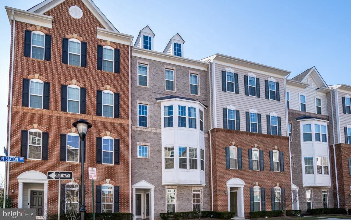 43851 Kingston Station Terrace, Ashburn