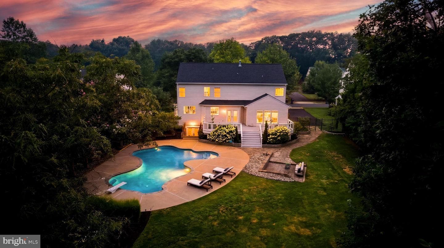 22082 Water Run Court, Ashburn