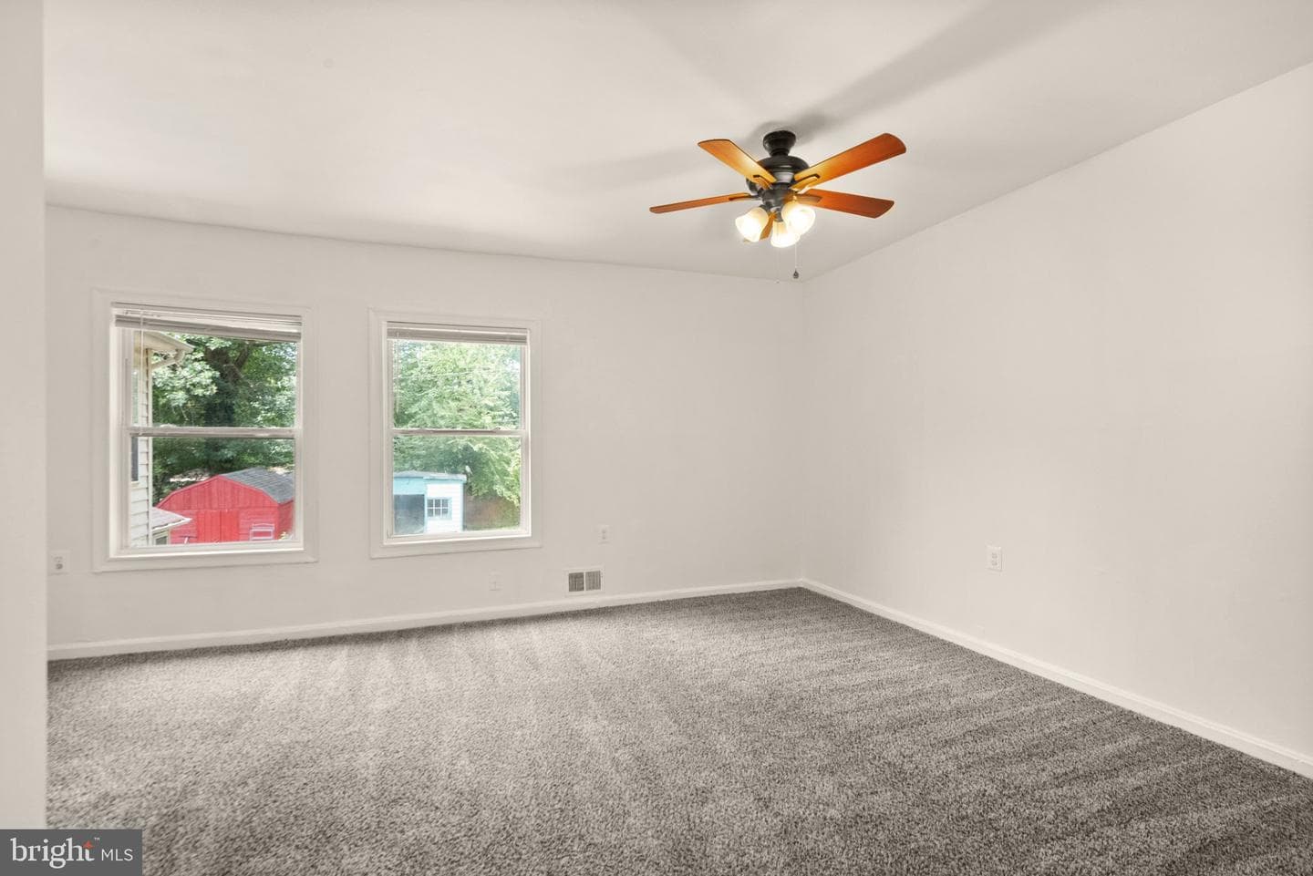109 Mayfair Drive NE photo 17