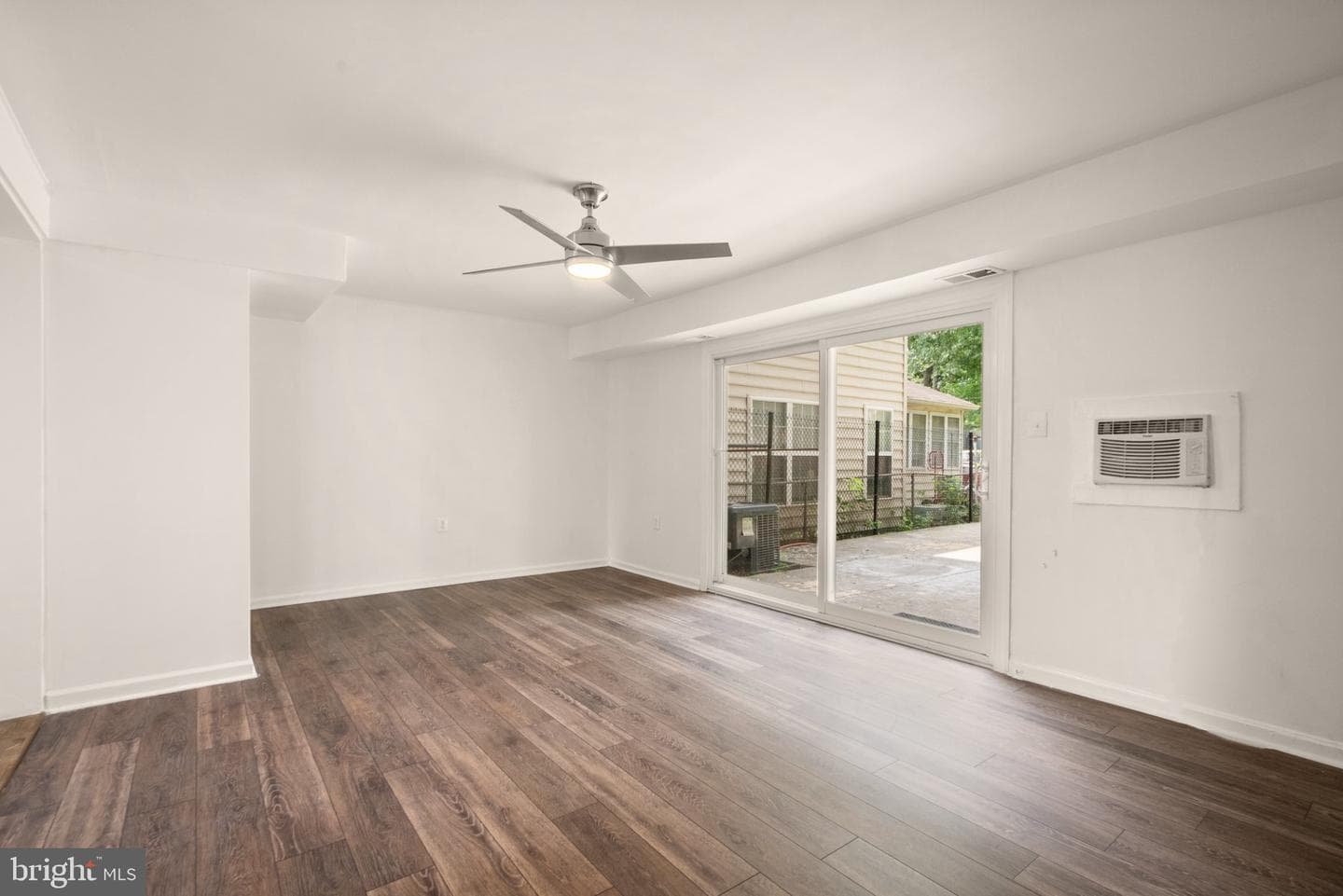 109 Mayfair Drive NE photo 8