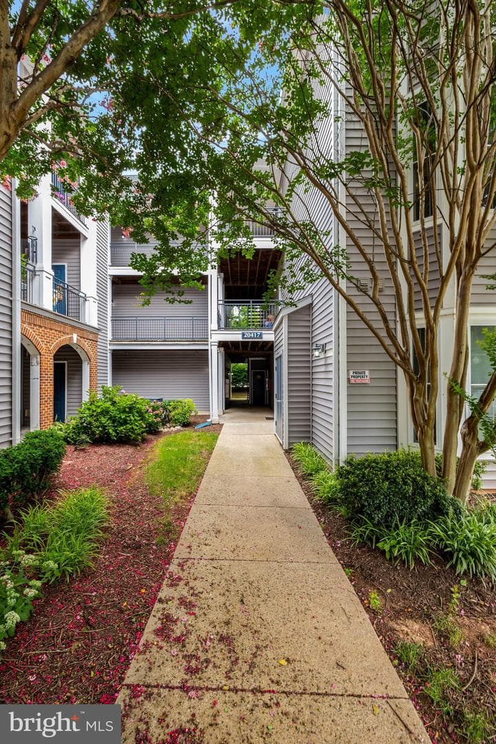 20417 Riverbend Square #201 photo 6