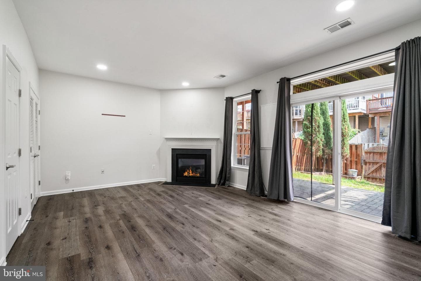 508 Legrace Terrace NE photo 30