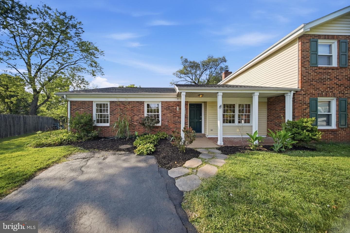 413 Harding Court, Sterling