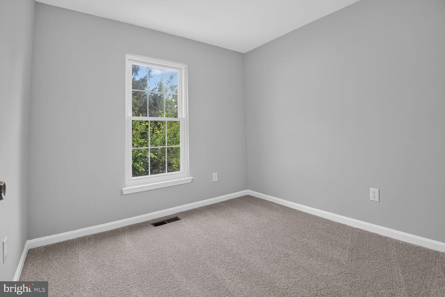 22009 Guilford Station Terrace photo 12