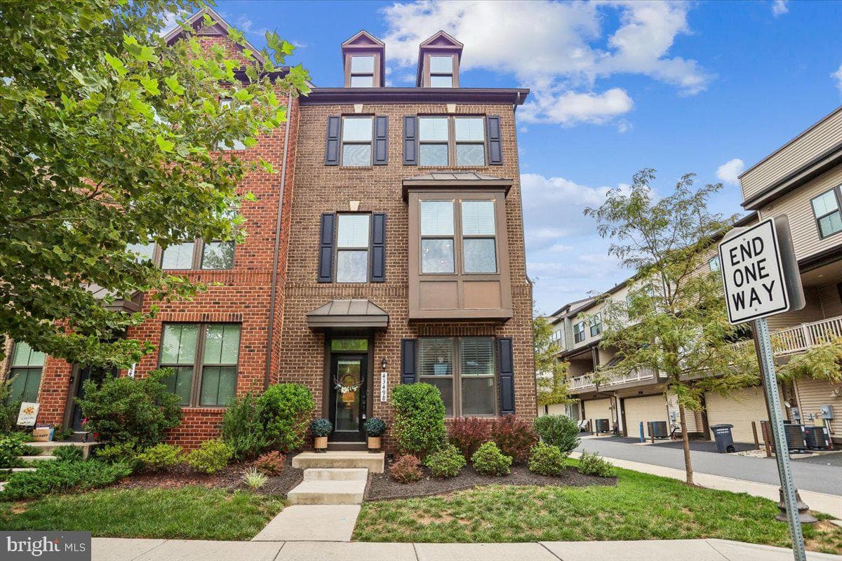 43498 Apple Orchard Square, Ashburn