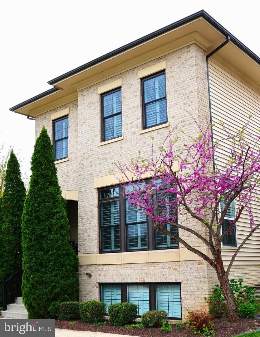 20405 Savin Hill Drive, Ashburn