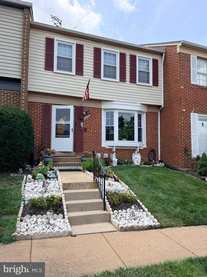 1028 Temple Court photo 1