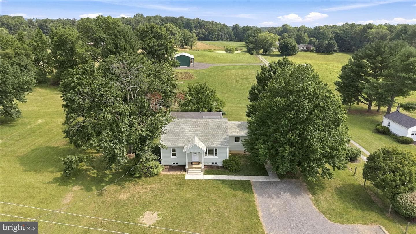 37860 Charles Town Pike, Purcellville