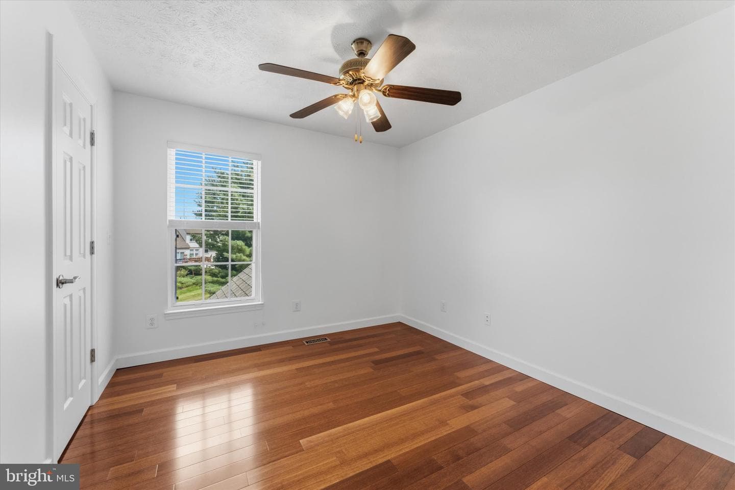 43868 Stronghold Court photo 42