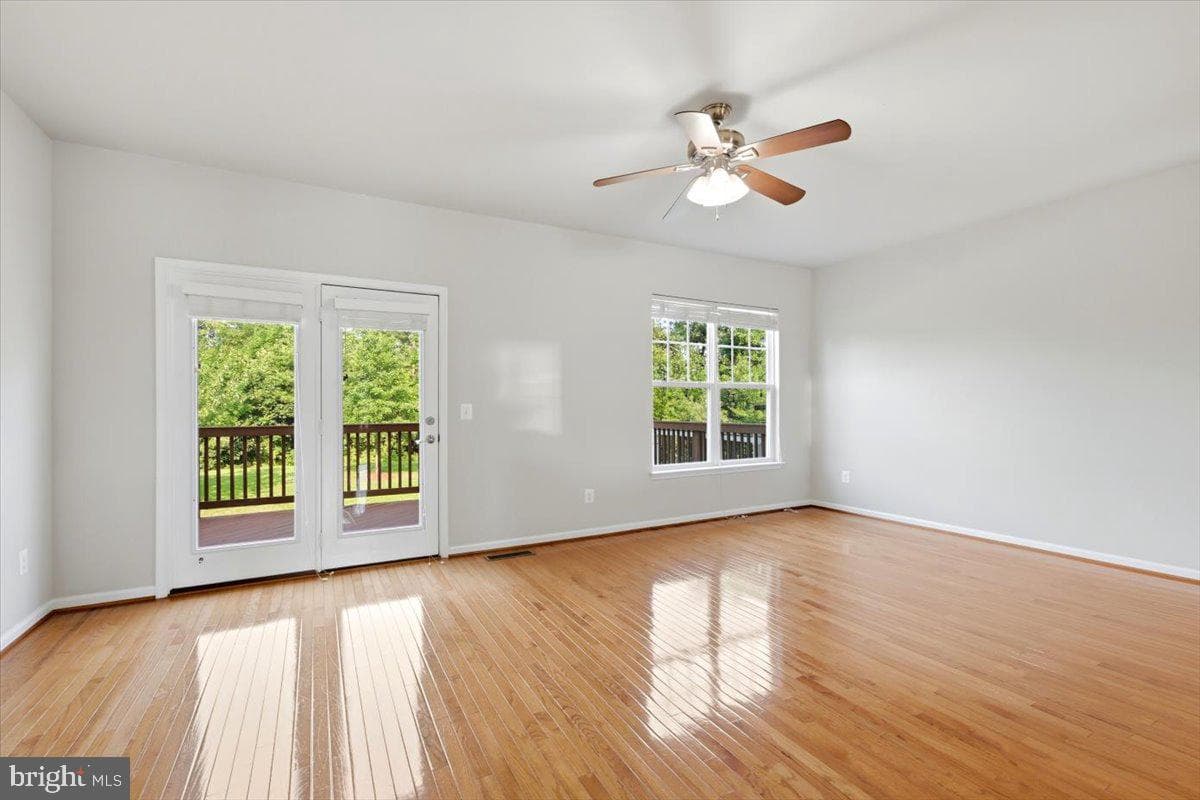 43350 Wayfarer Square photo 11