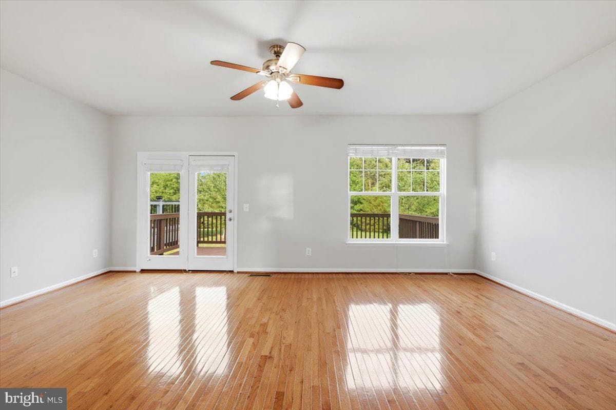 43350 Wayfarer Square photo 12