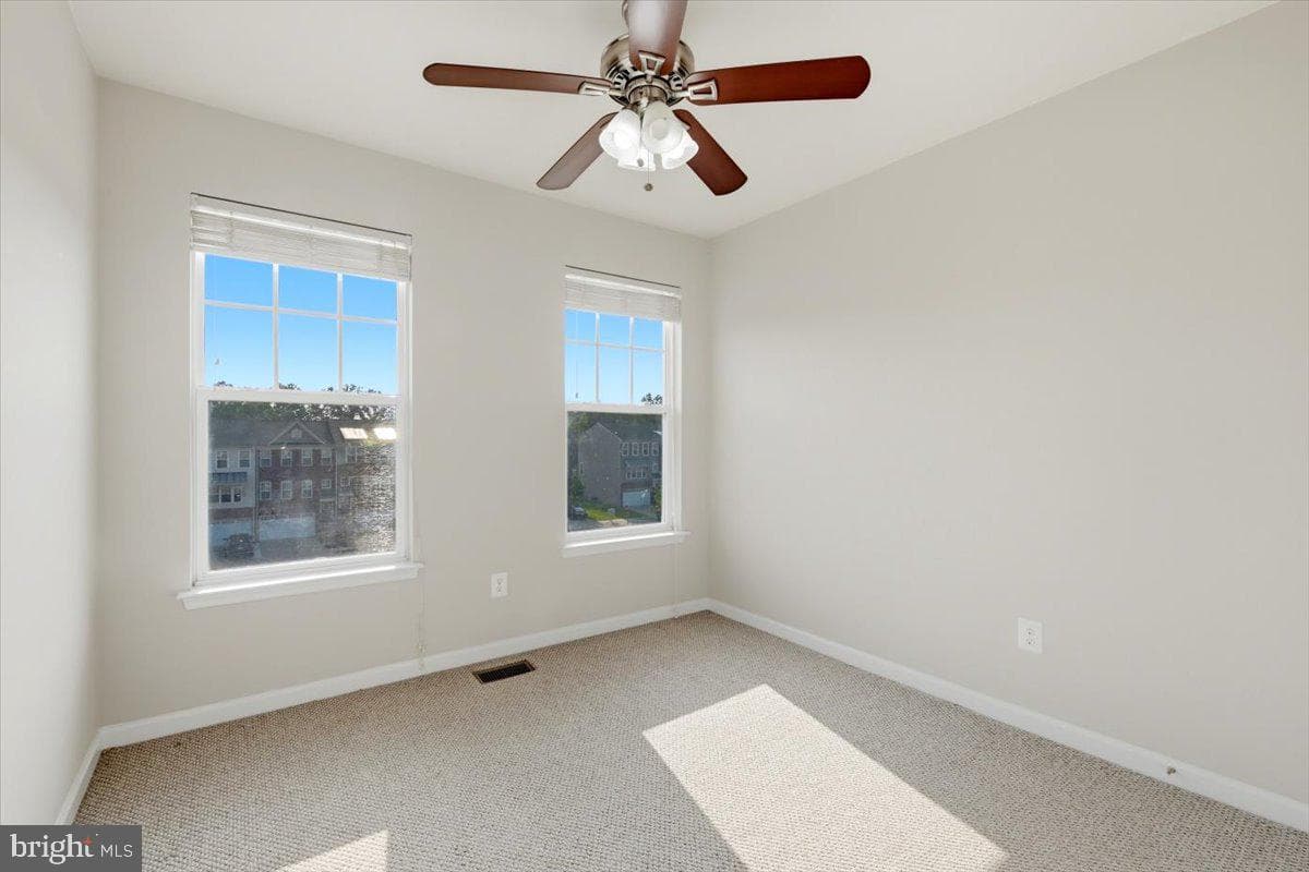 43350 Wayfarer Square photo 15