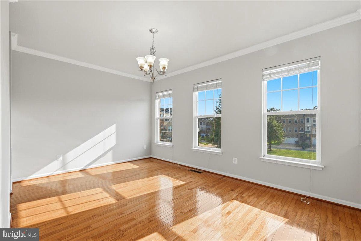 43350 Wayfarer Square photo 2