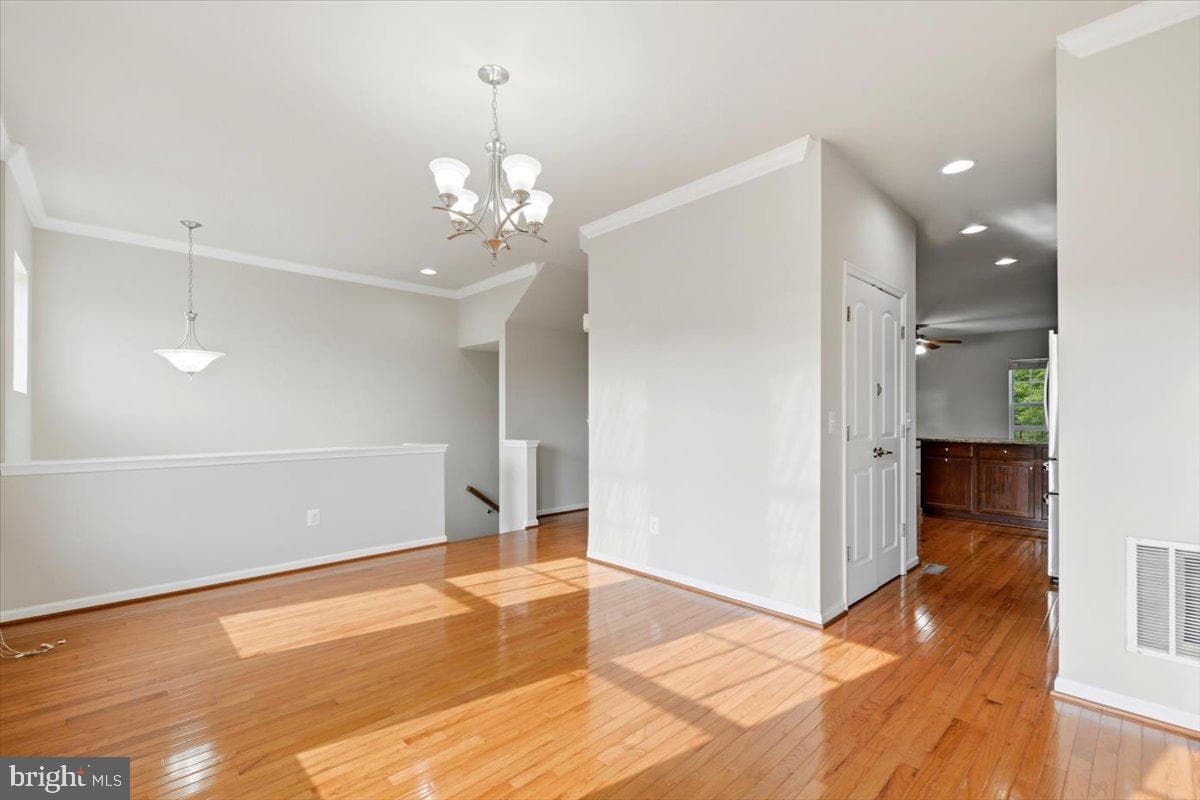 43350 Wayfarer Square photo 3