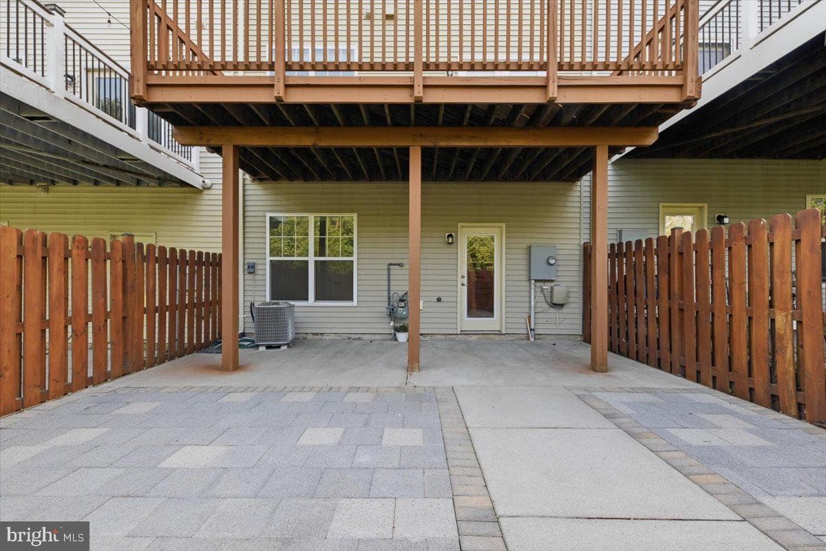 43350 Wayfarer Square photo 33