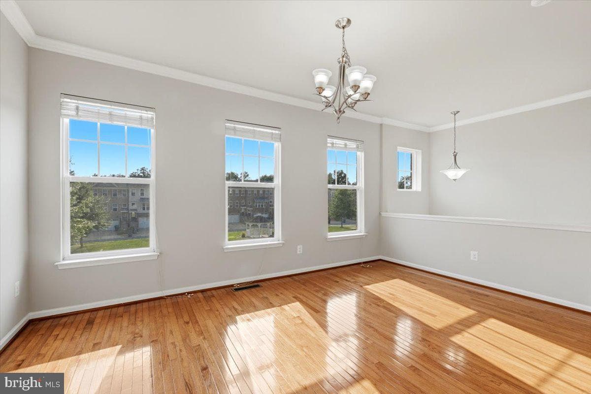 43350 Wayfarer Square photo 5