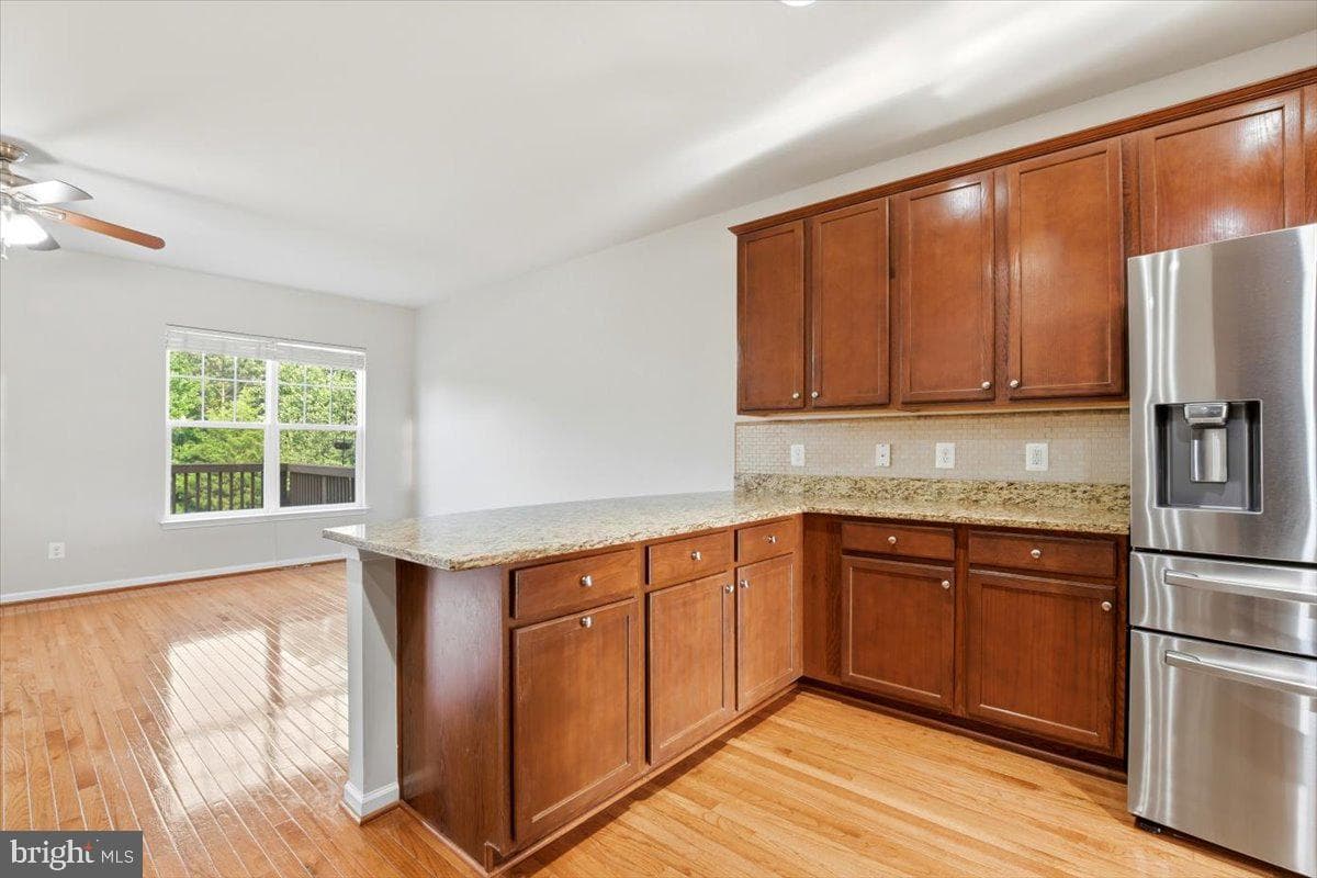 43350 Wayfarer Square photo 8
