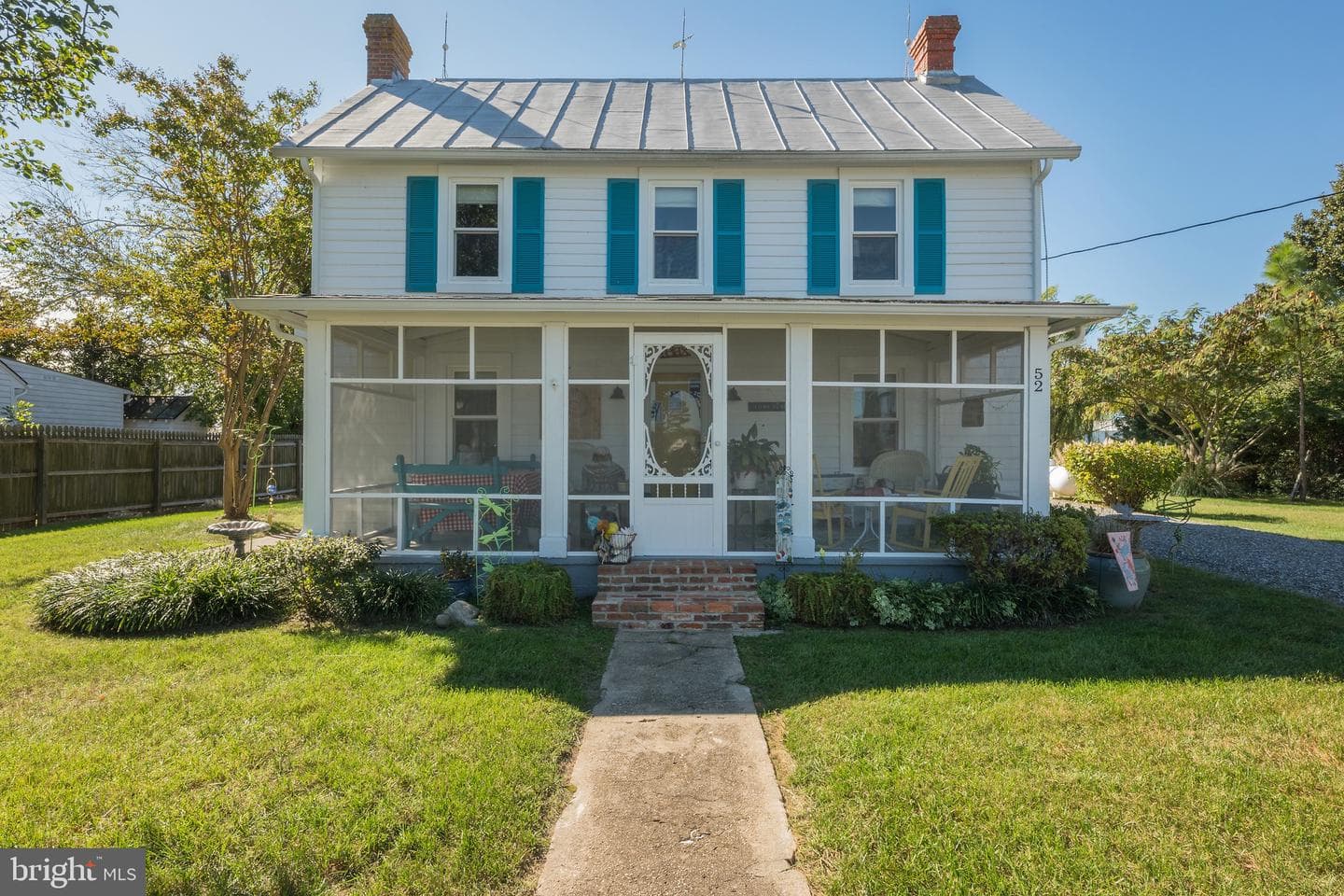 52 Riverside Drive photo 2