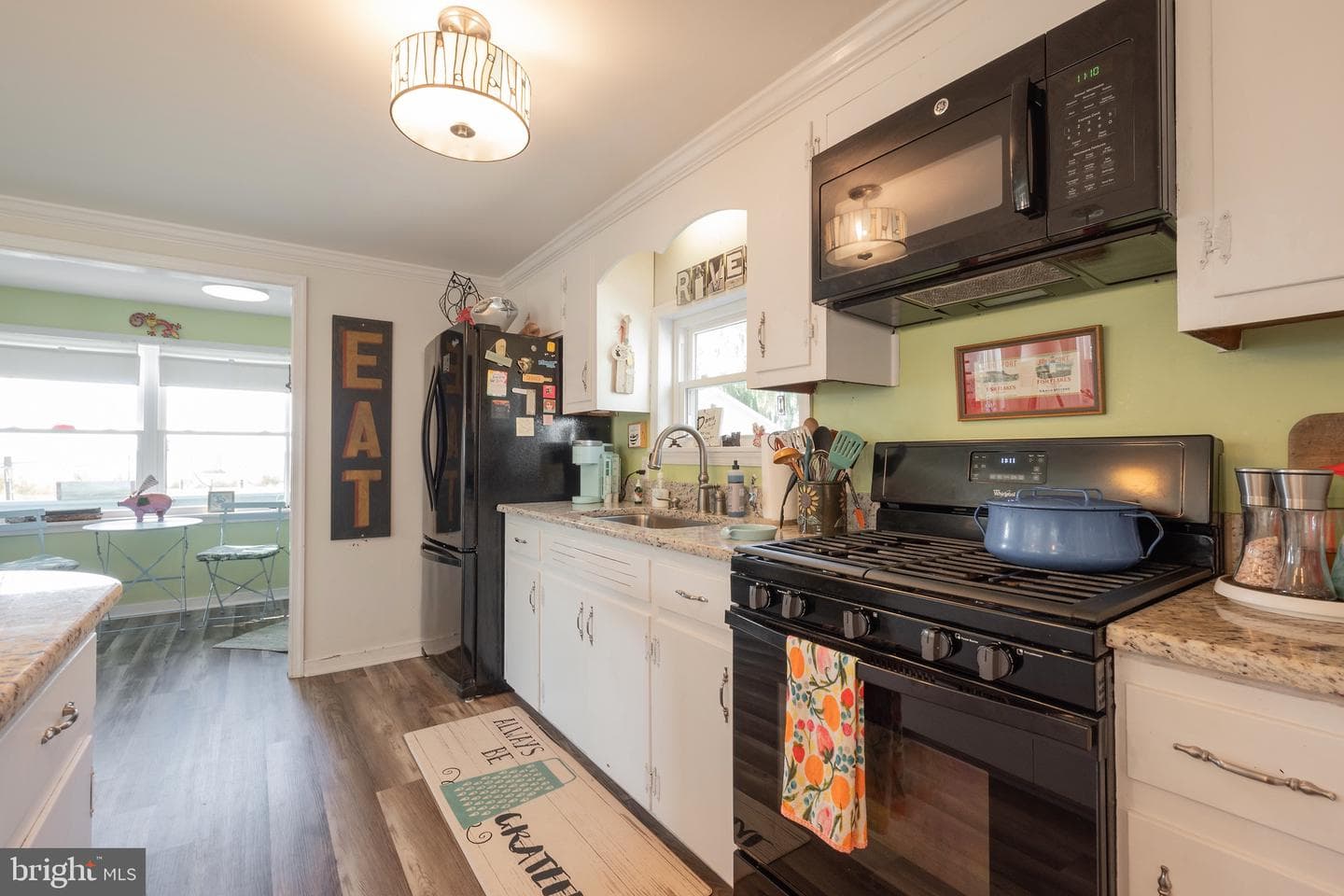 52 Riverside Drive photo 21