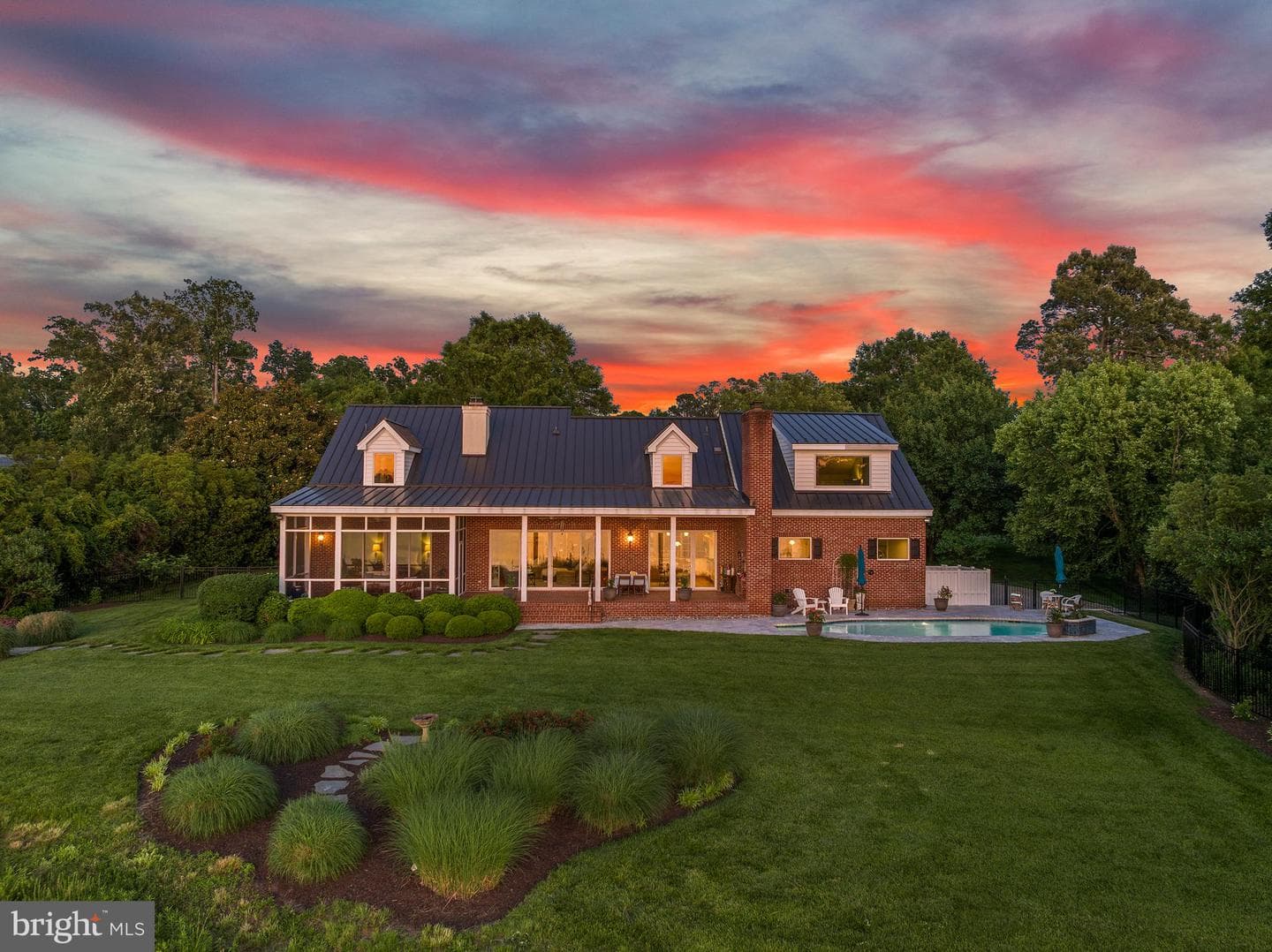 125 Oyster Point photo 10