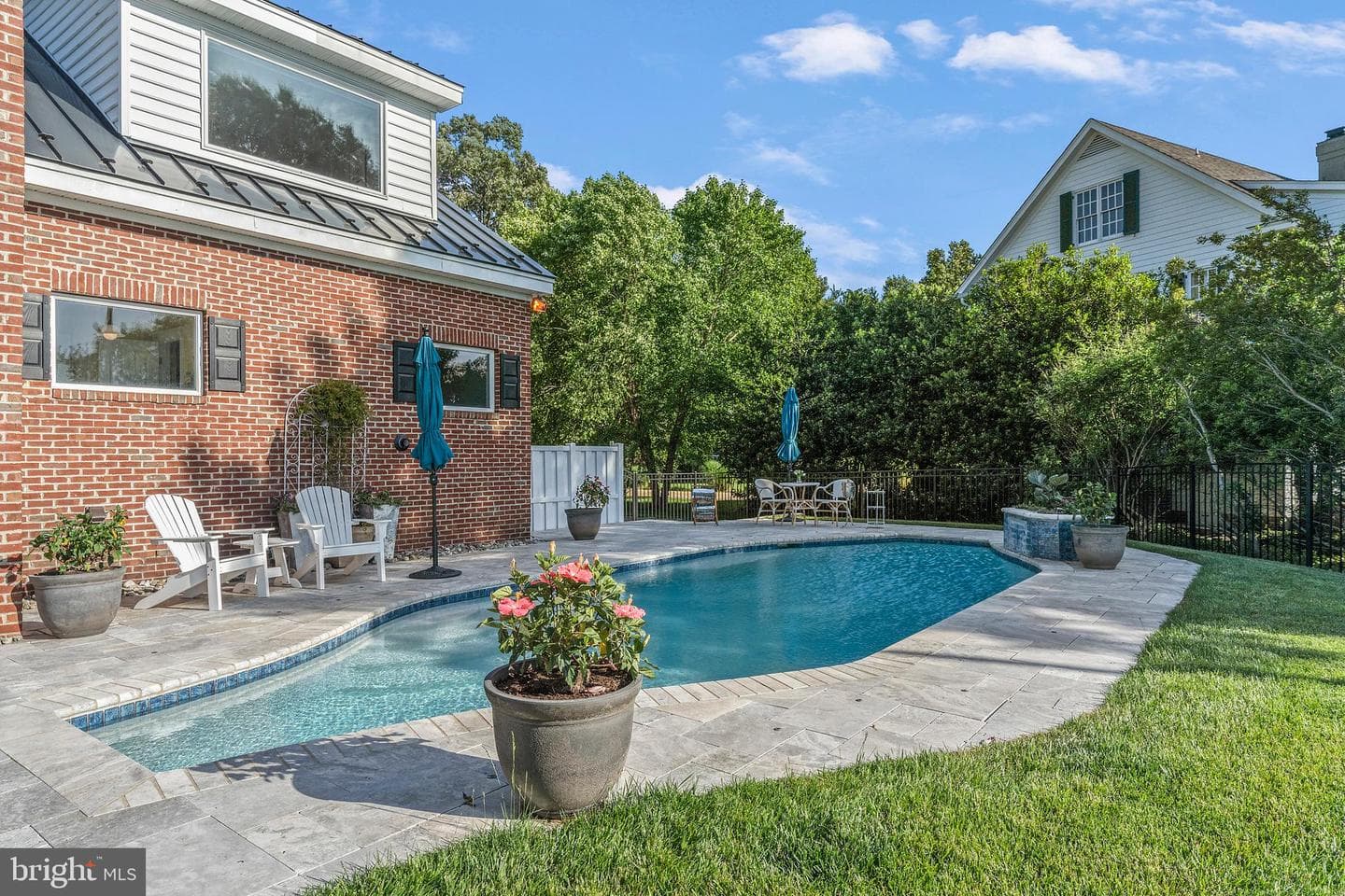 125 Oyster Point photo 11