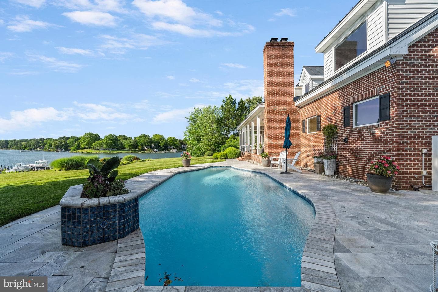 125 Oyster Point photo 12