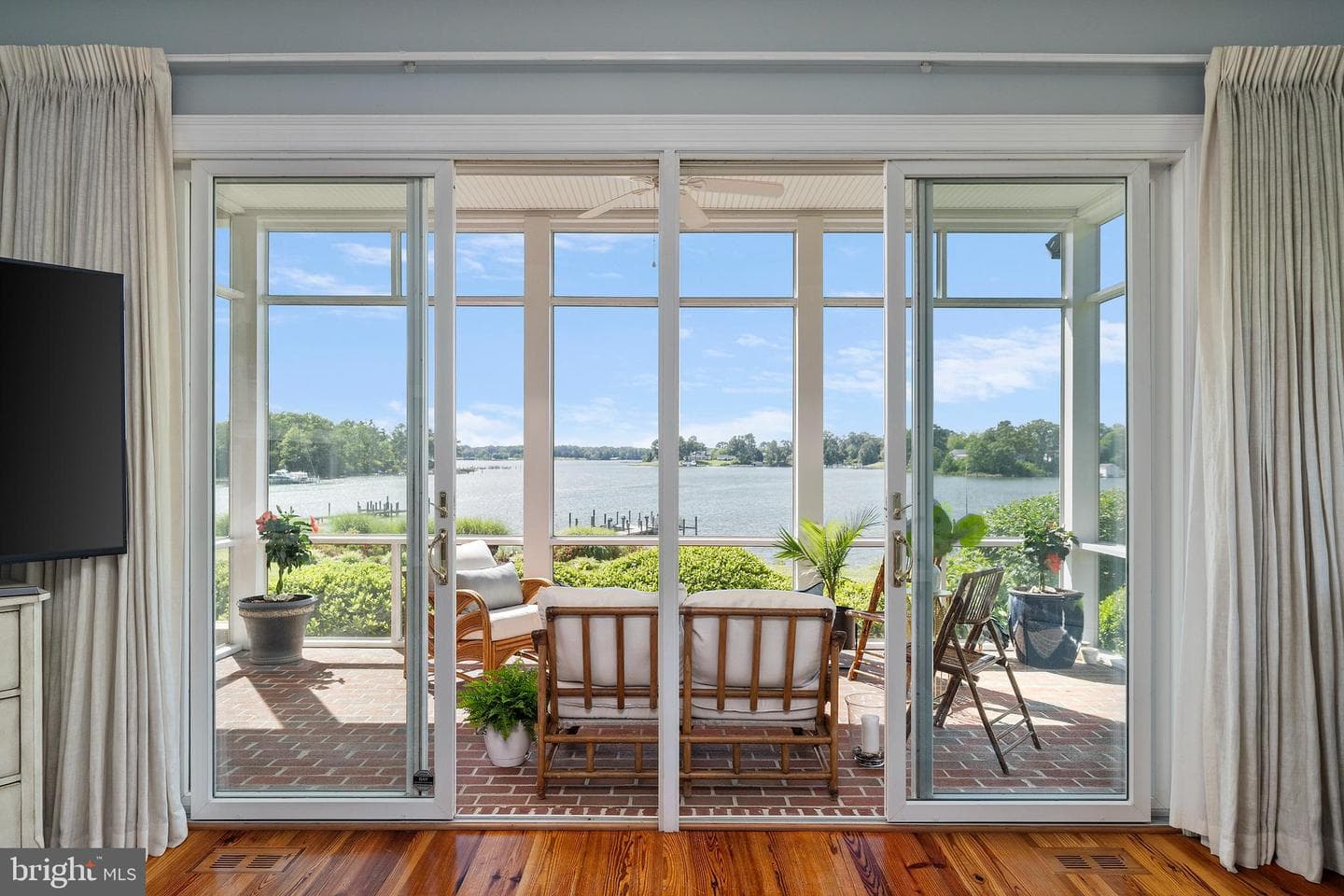 125 Oyster Point photo 29