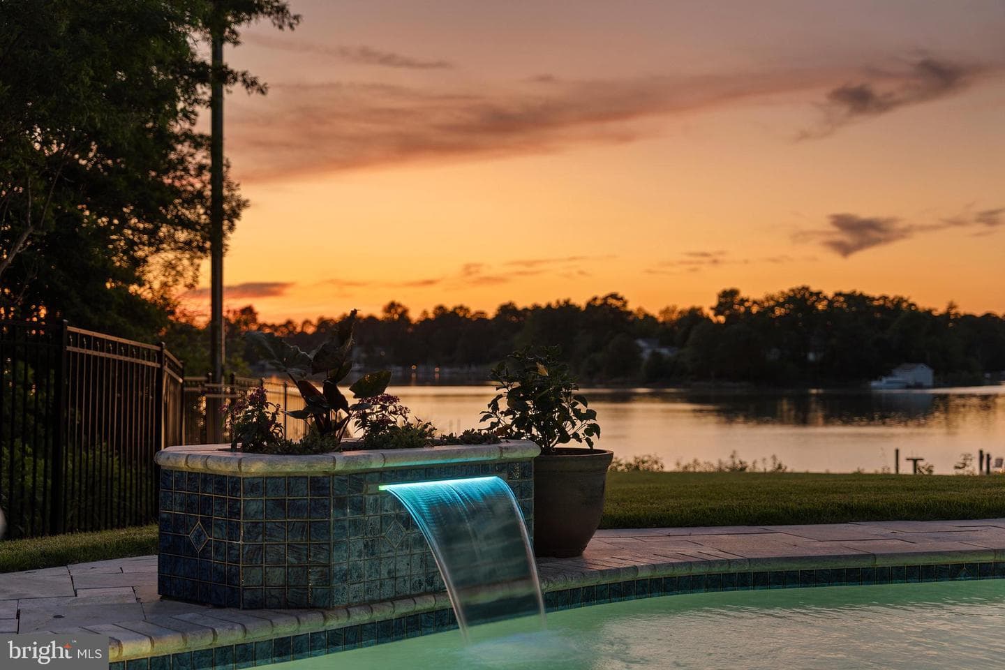 125 Oyster Point photo 48