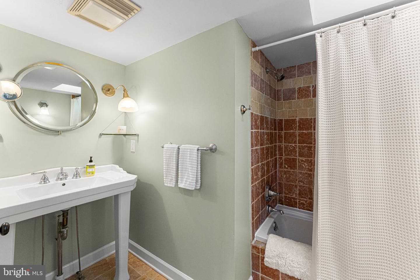 126 Lancaster Road photo 25
